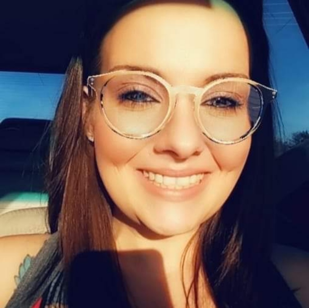 Meet your Posher, Ladena